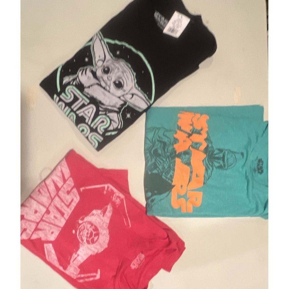Star Wars Men's L Graphic Print T-Shirt Lot of 3 (red one is XL)
